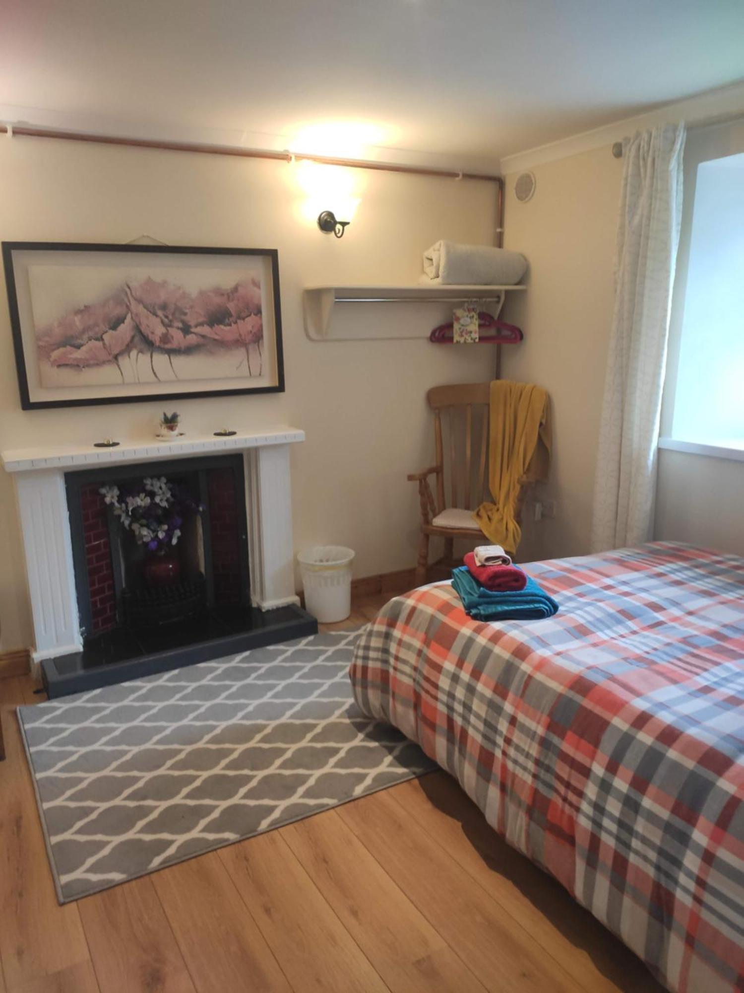 Bernie'S Place Castlebar Dış mekan fotoğraf